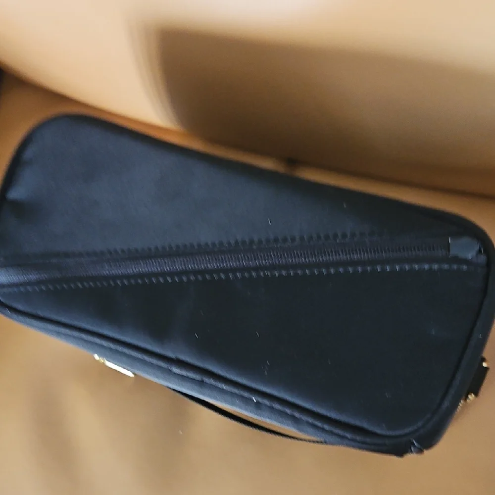 La Mansio Shoulder Crossbody Camera Bag.